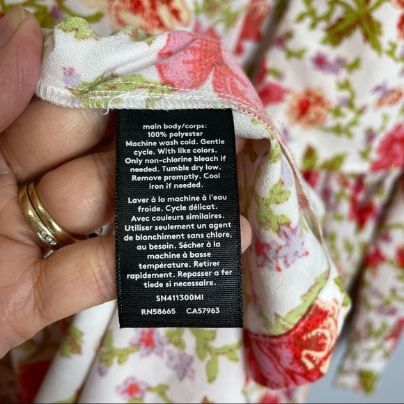 Something Navy Red Poppy Gina Floral Coverup - Picture 8 of 8